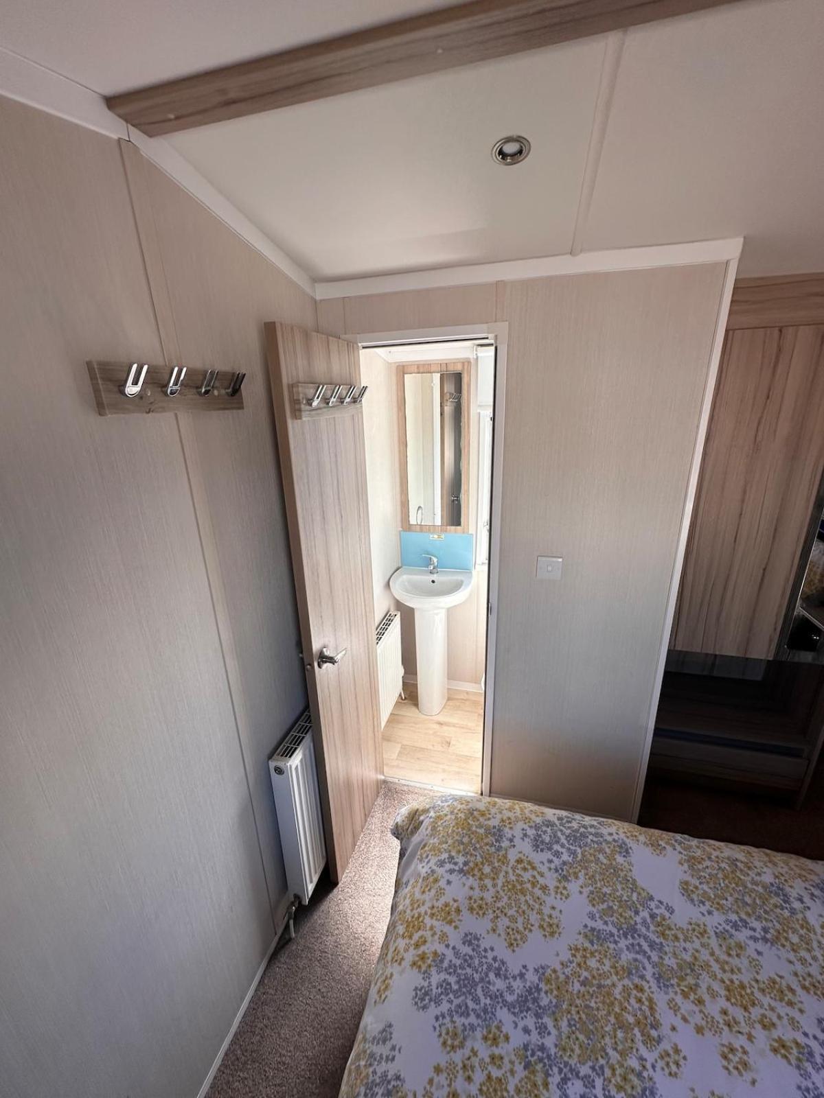 3-Bedroom Swift Caravan - Uddingston, Glasgow Exteriör bild
